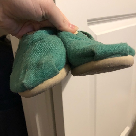 TOMS Classics in Green Linen - Picture 4 of 6